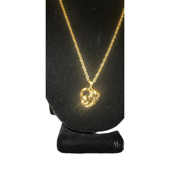 Vintage 1994 Mother & Child Baby Heart Pendant Necklace Gold Tone Signed - Picture 3 of 9